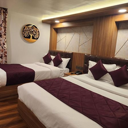 Luxury Stay At Hotel Broadway Boutique Mall Road Chowrasta Near Mahakal Temple Darjeeling  Luaran gambar