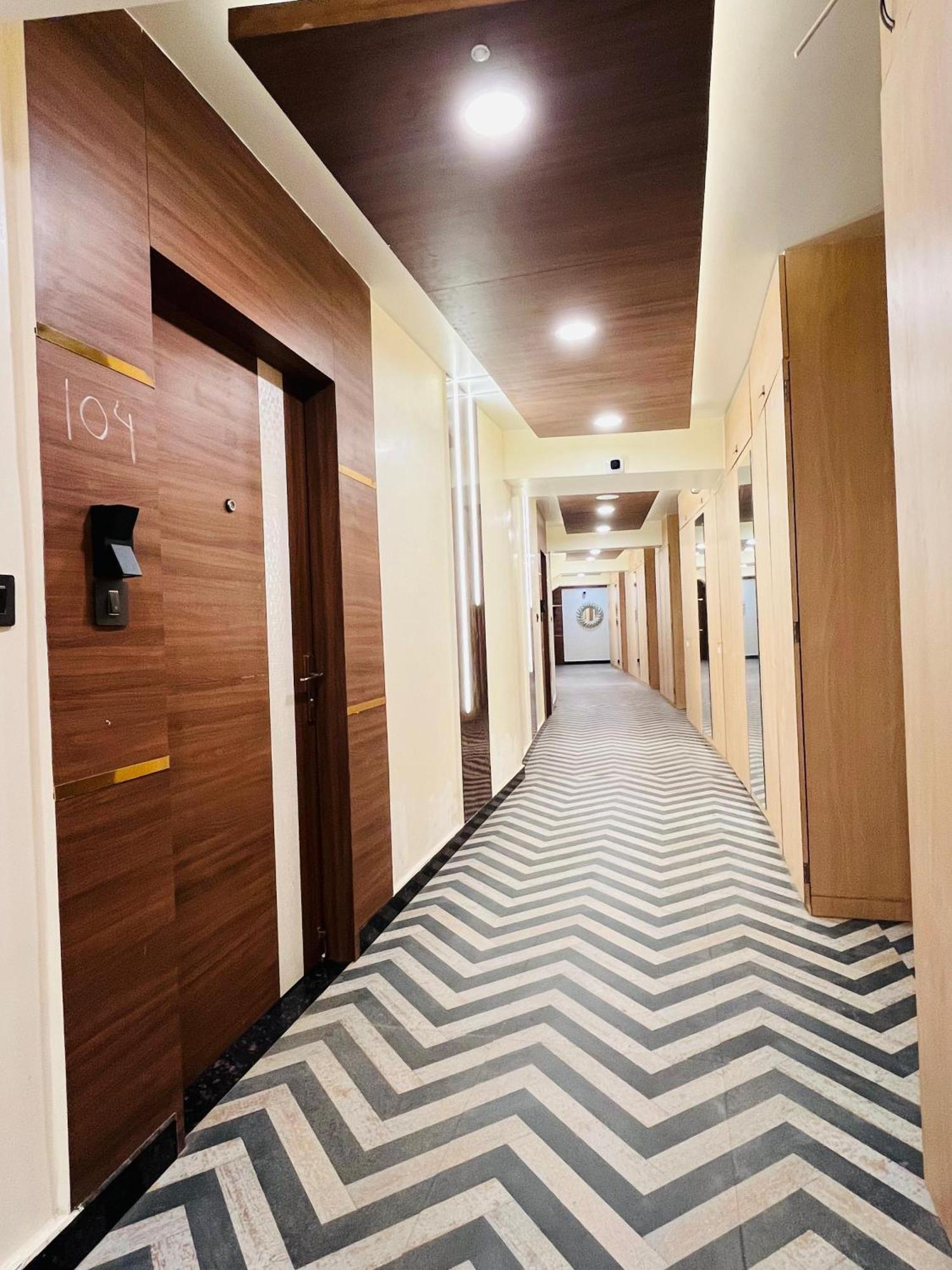 Luxury Stay At Hotel Broadway Boutique Mall Road Chowrasta Near Mahakal Temple Darjeeling  Luaran gambar