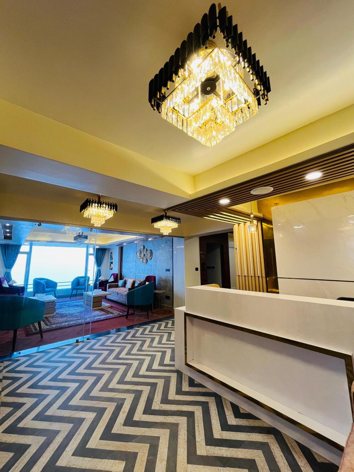 Luxury Stay At Hotel Broadway Boutique Mall Road Chowrasta Near Mahakal Temple Darjeeling  Luaran gambar