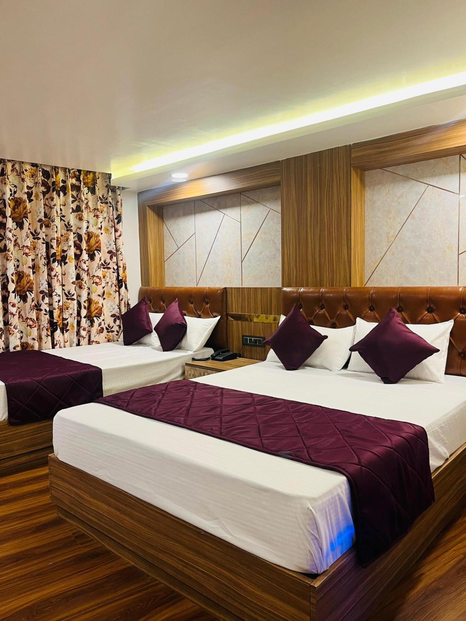 Luxury Stay At Hotel Broadway Boutique Mall Road Chowrasta Near Mahakal Temple Darjeeling  Luaran gambar