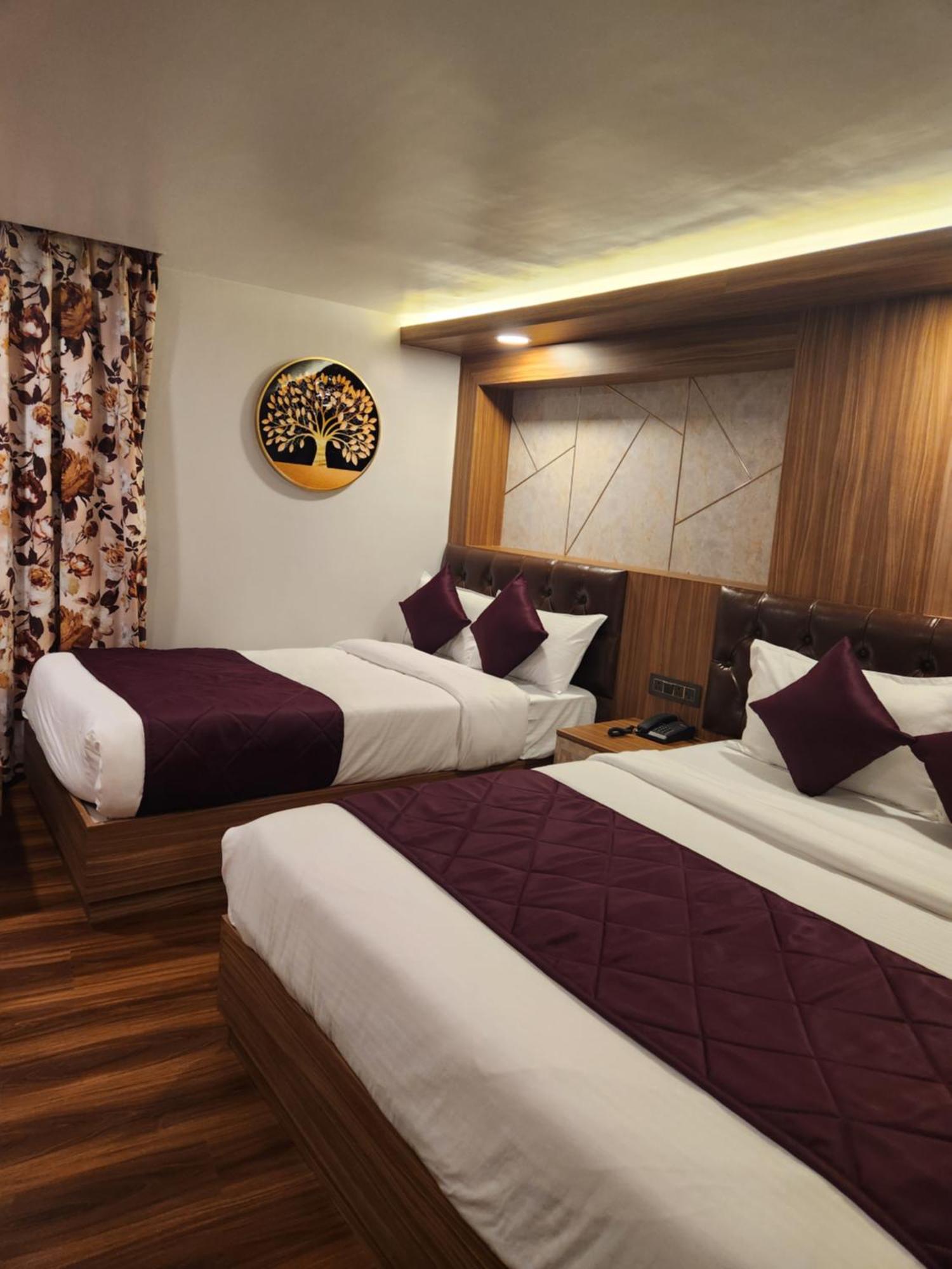 Luxury Stay At Hotel Broadway Boutique Mall Road Chowrasta Near Mahakal Temple Darjeeling  Luaran gambar