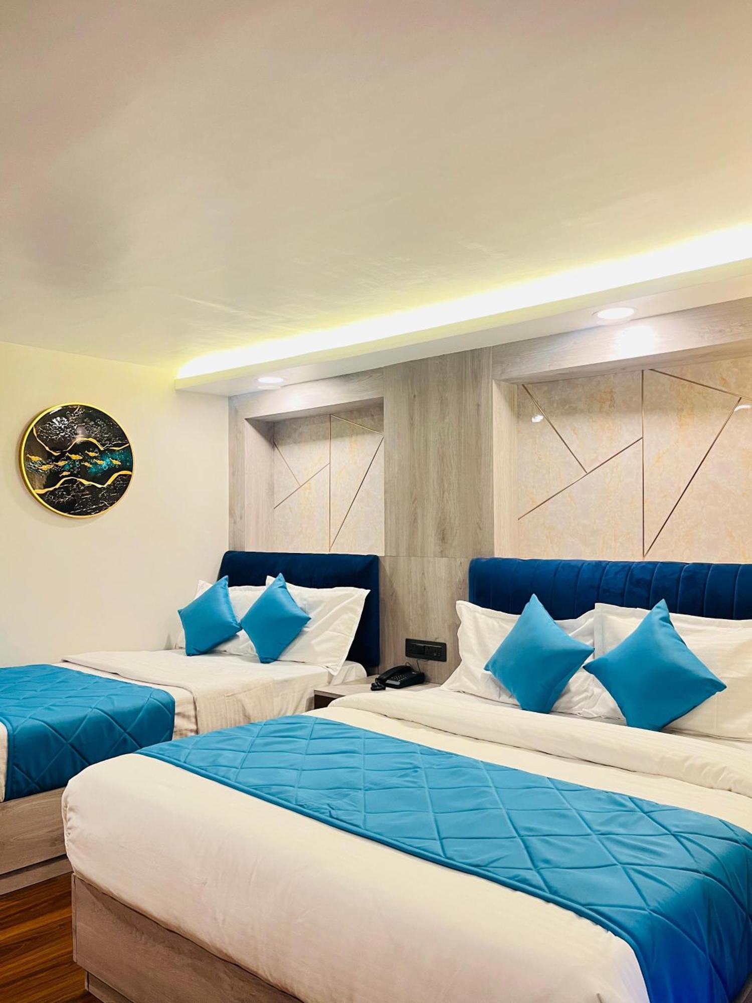 Luxury Stay At Hotel Broadway Boutique Mall Road Chowrasta Near Mahakal Temple Darjeeling  Luaran gambar